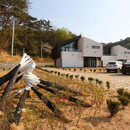 Mungyeong Arten Pool Villa Extérieur photo