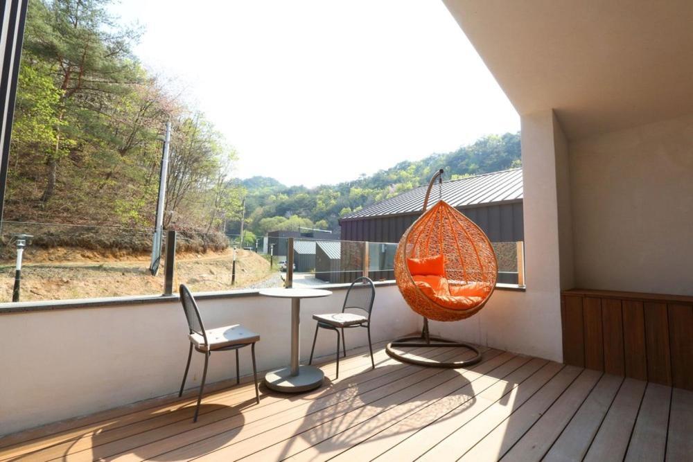 Mungyeong Arten Pool Villa Extérieur photo